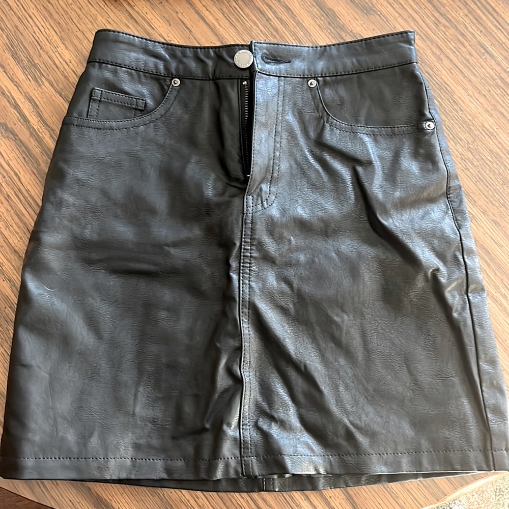 H&M black skirt